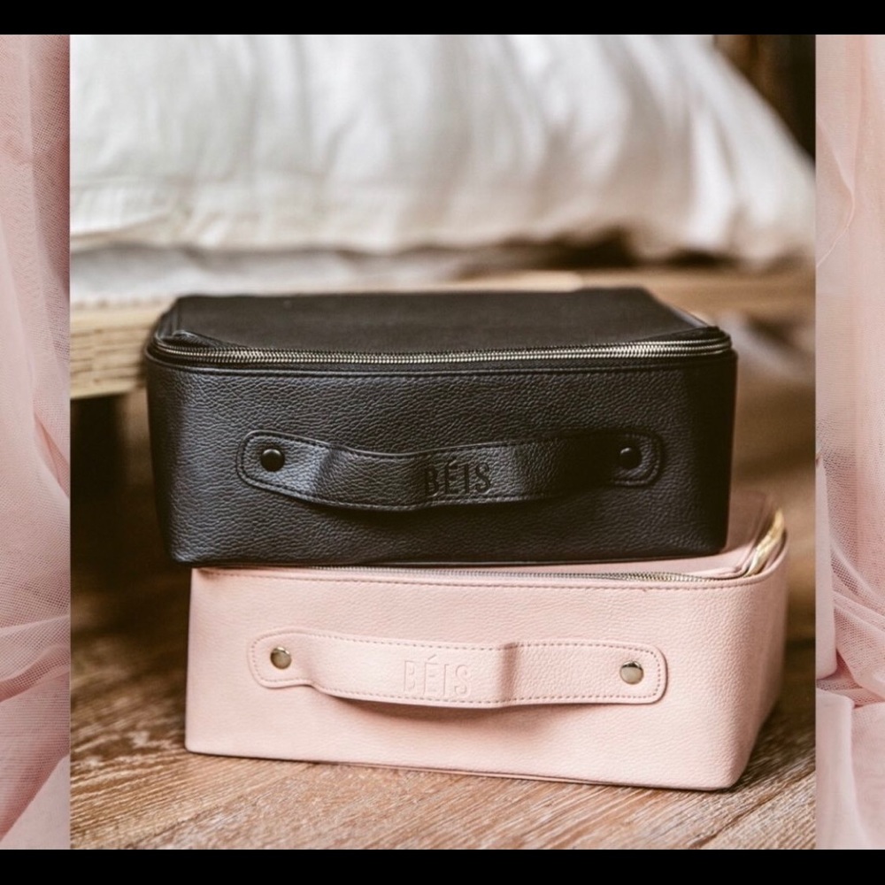 Béis faux leather cosmetic case